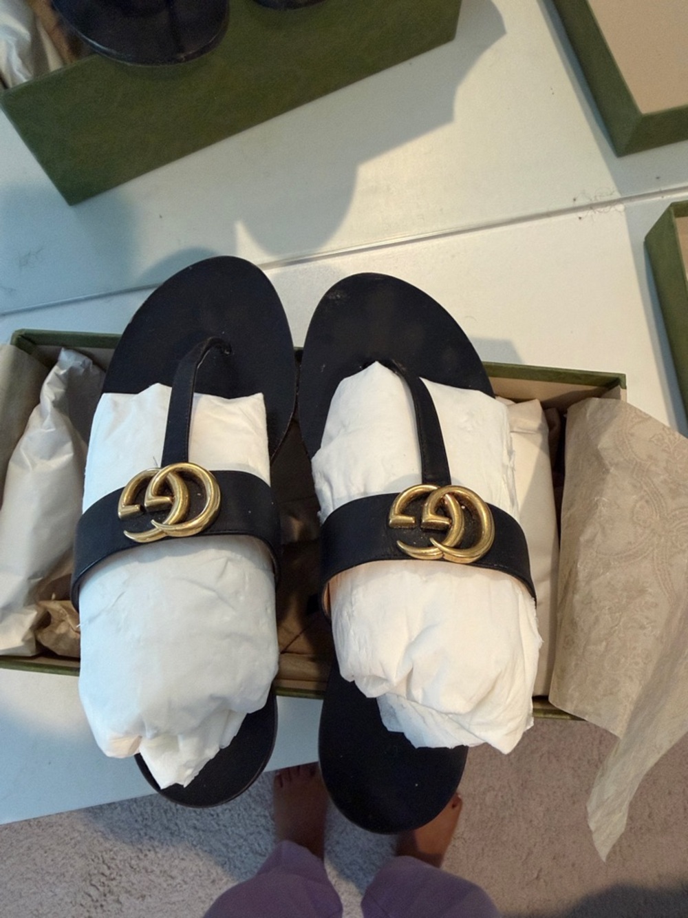 Gucci Black Leather Thong Sandals with Gold Double G - Picture 2 of 10